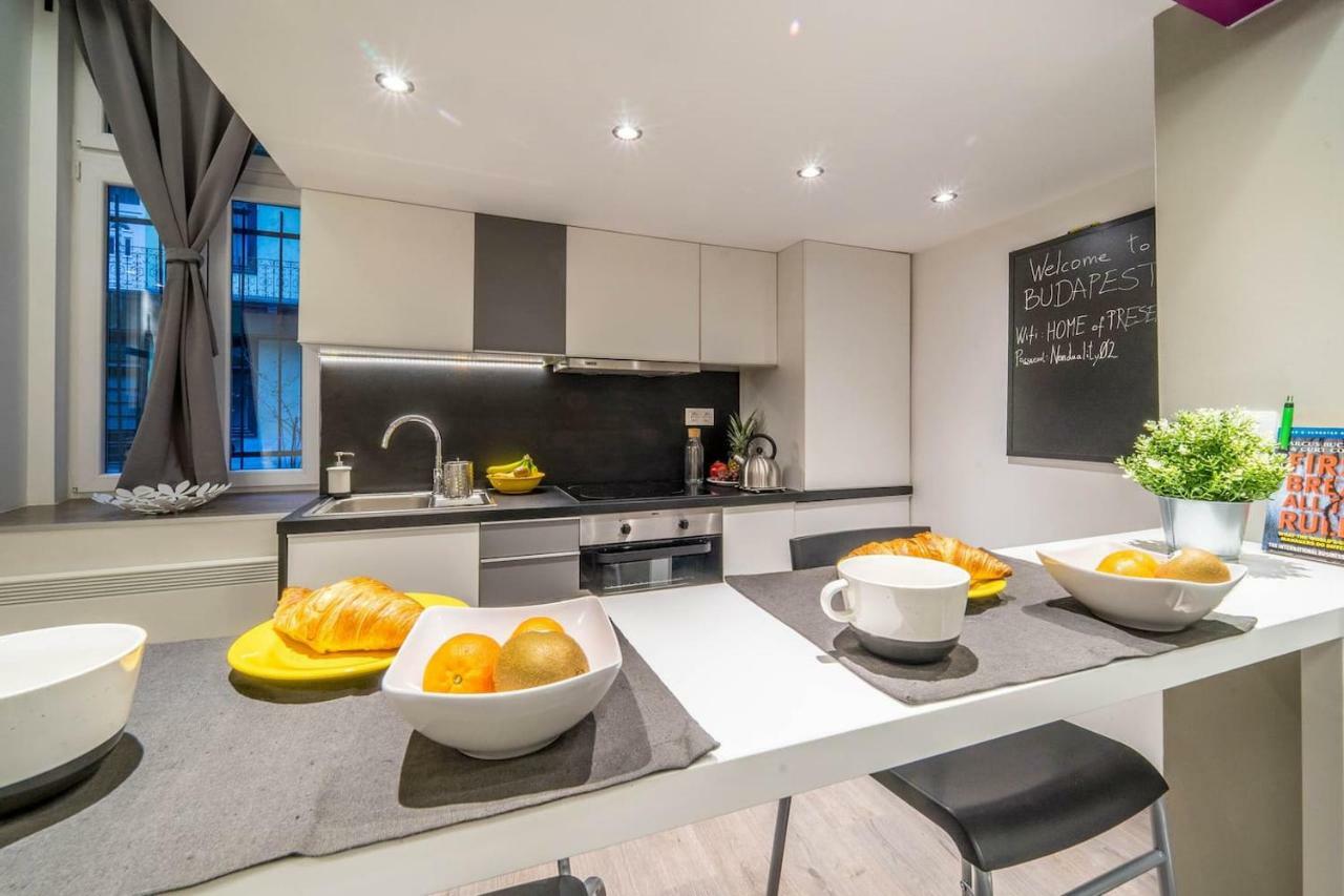 Cozy Downtown Studio Apartment Budapest Exteriör bild